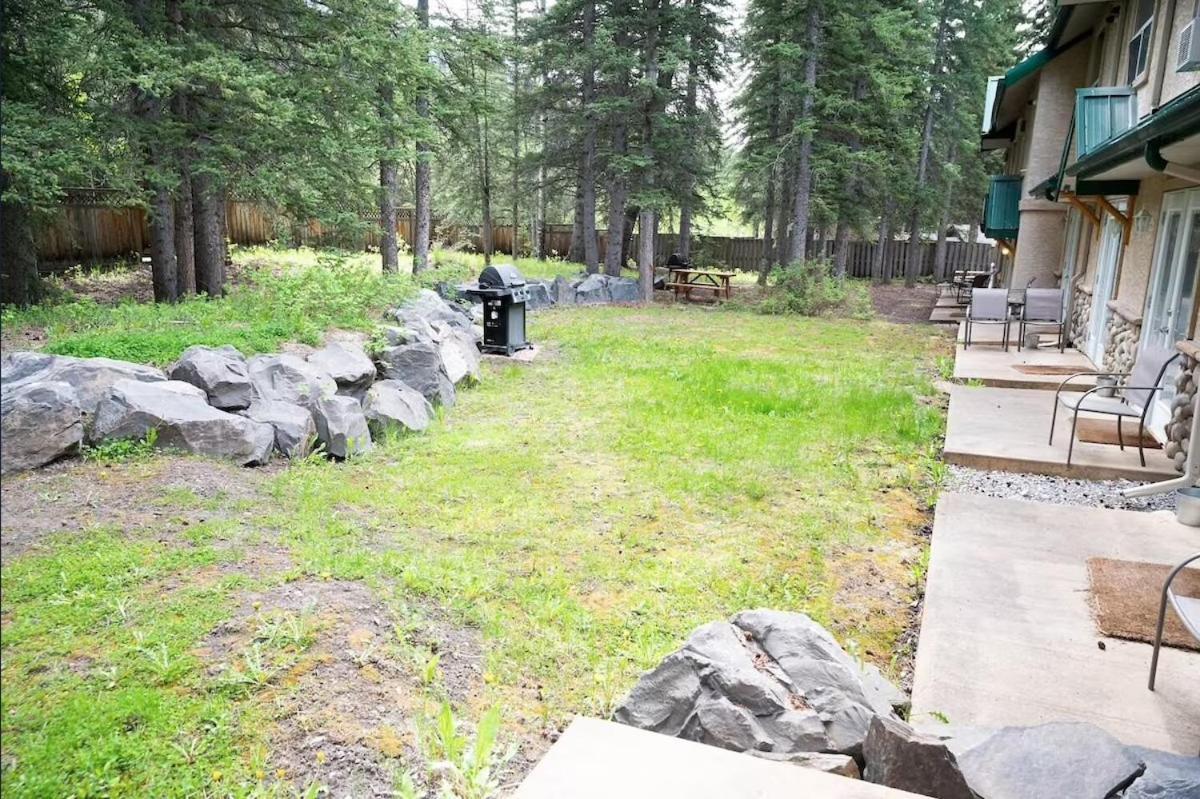Banff Wood Lodge Canmore Exteriör bild