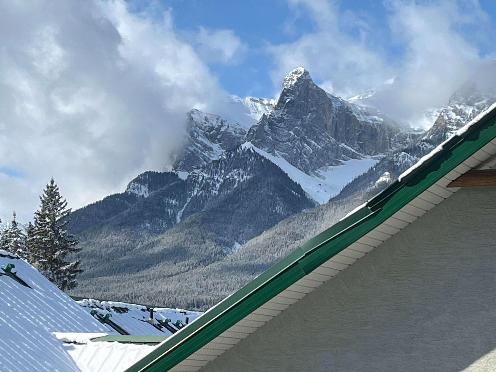 Banff Wood Lodge Canmore Exteriör bild
