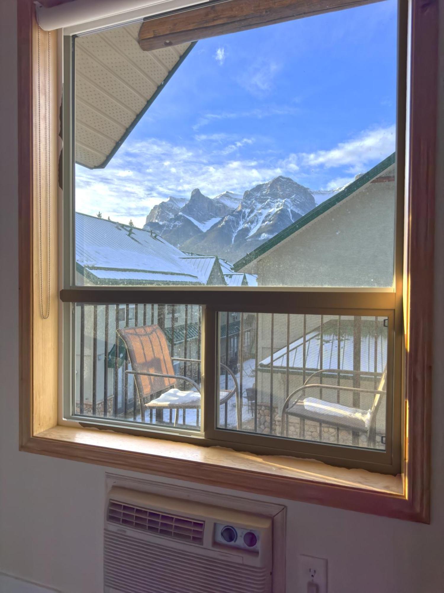 Banff Wood Lodge Canmore Exteriör bild